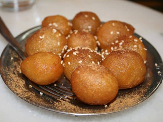 Katsoumples (donuts)