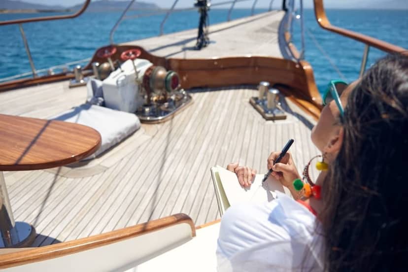 Avec un voilier en Attique: Navigation d'île en île au départ de ses ports de plaisance et merveilleuses régates!