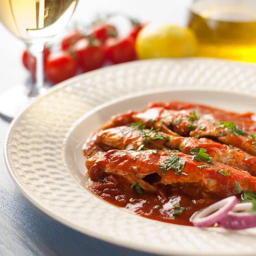 Marinated red mullets Savoro with fresh tomato