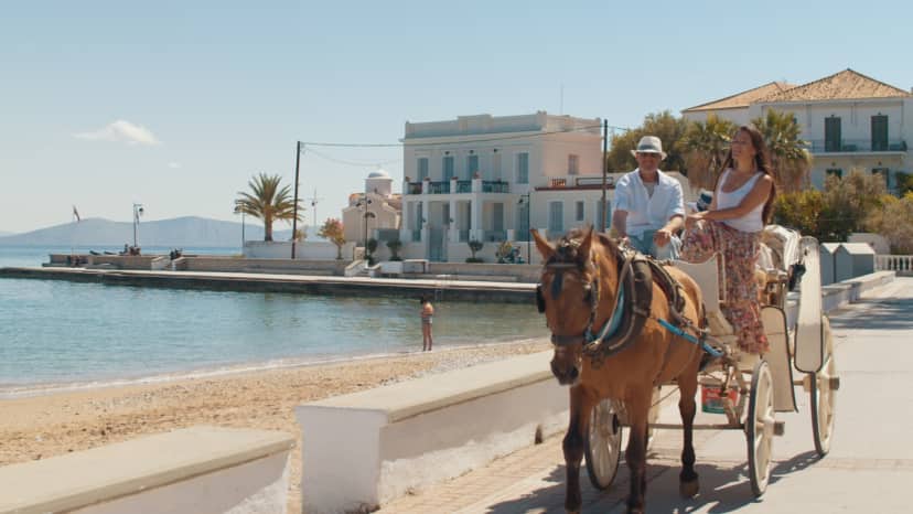 A tour in Spetses, the "fragrant island" of the Saronic Gulf