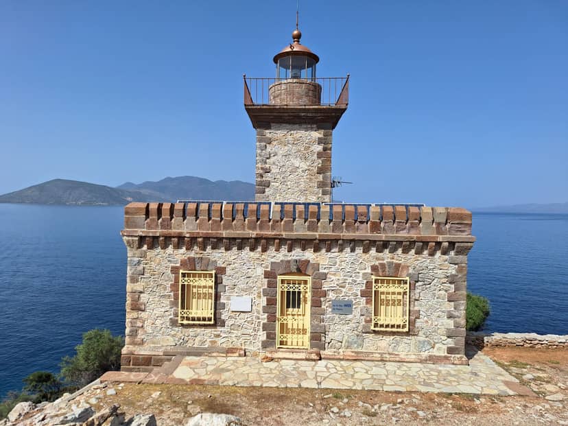Dana Lighthouse-Poros