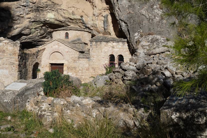 Penteli Cave (Davelis' Cave)