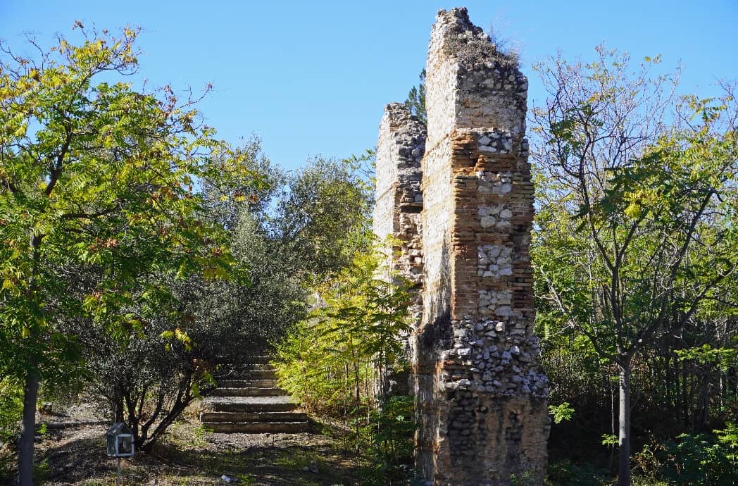 Hadrian's Aqueduct