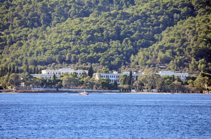 Anargyrios and Korgialenios School of Spetses Foundation
