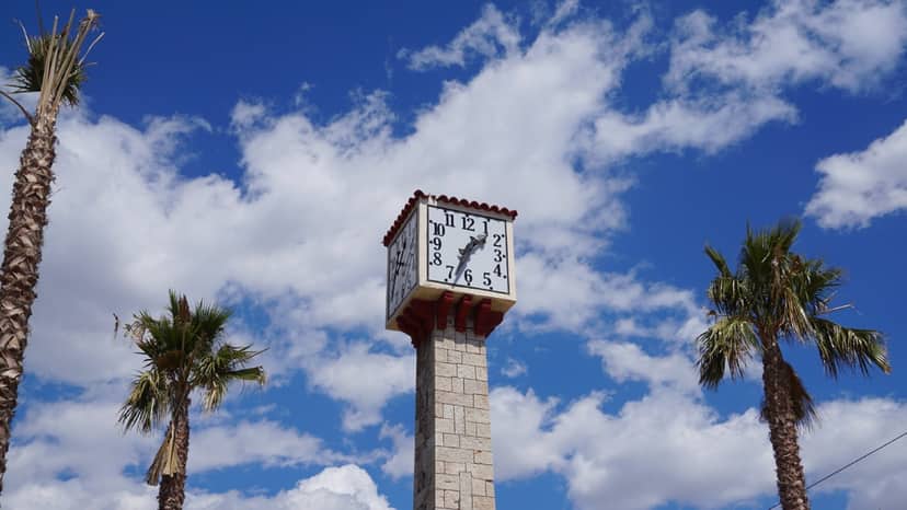 Stone Clock Zea