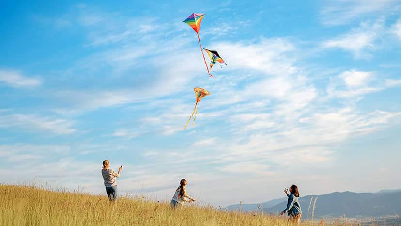 Clean Monday in Attica: kite-flying and family getaways