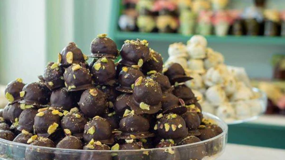 Chocolate with pistachios