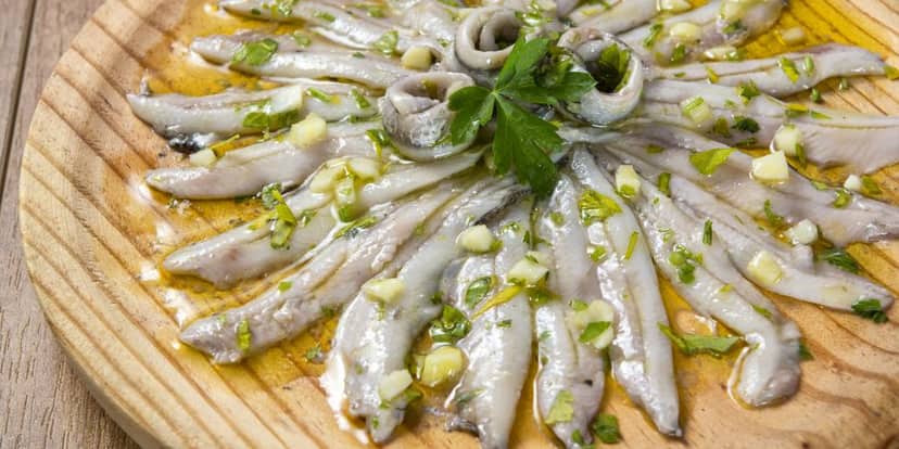 Spicy anchovies in their juices
