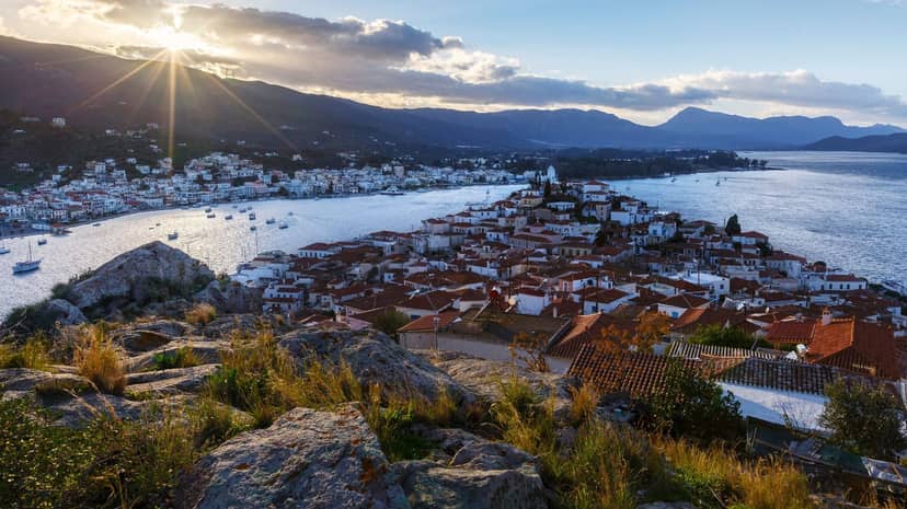 Κάστρο Έιντεκ στο Μπούρτζι (Πόρος)