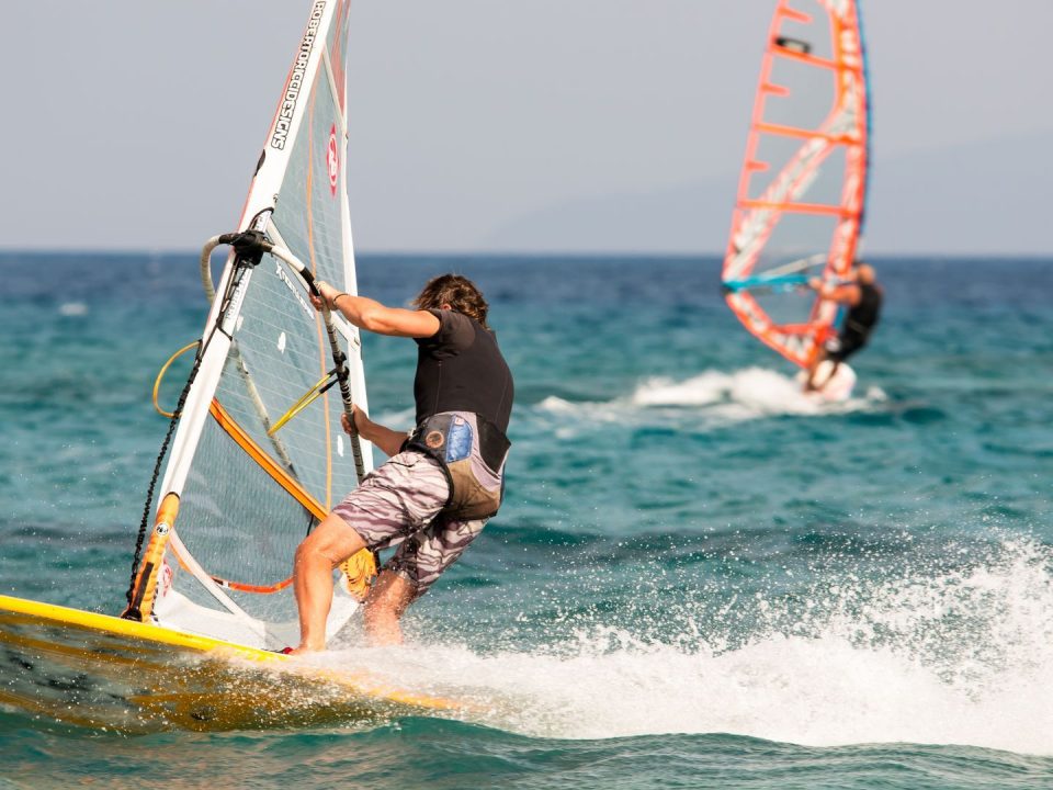 surfing sea waves board