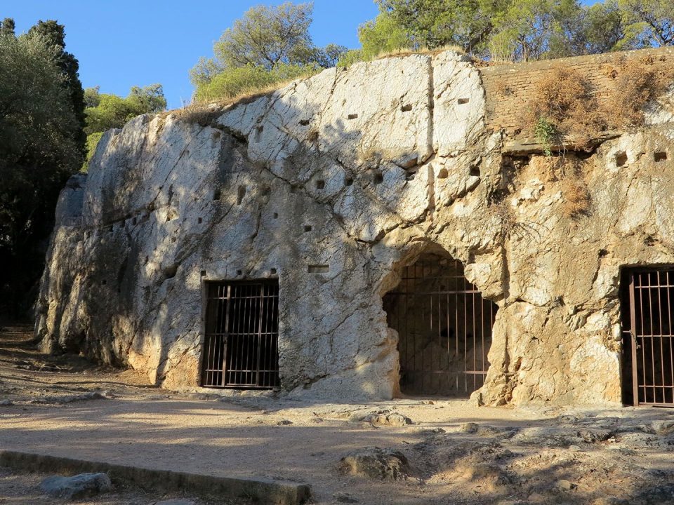 Socrates prison cave Σωκράτης φυλακή σπηλιά