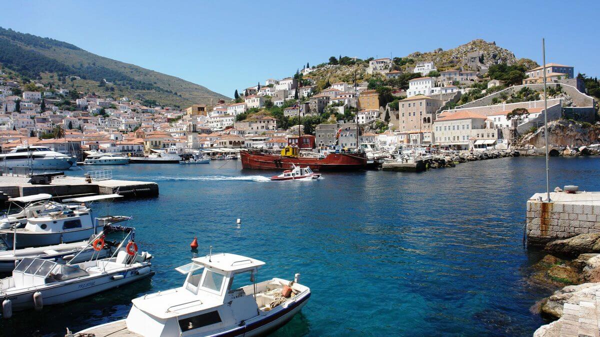 Discover-Hydra-on-foot-1200×675