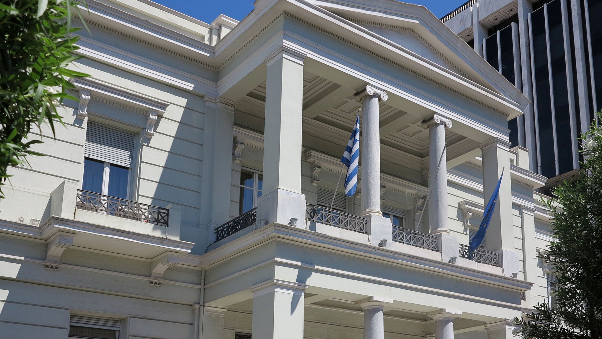 Syggros-Manor